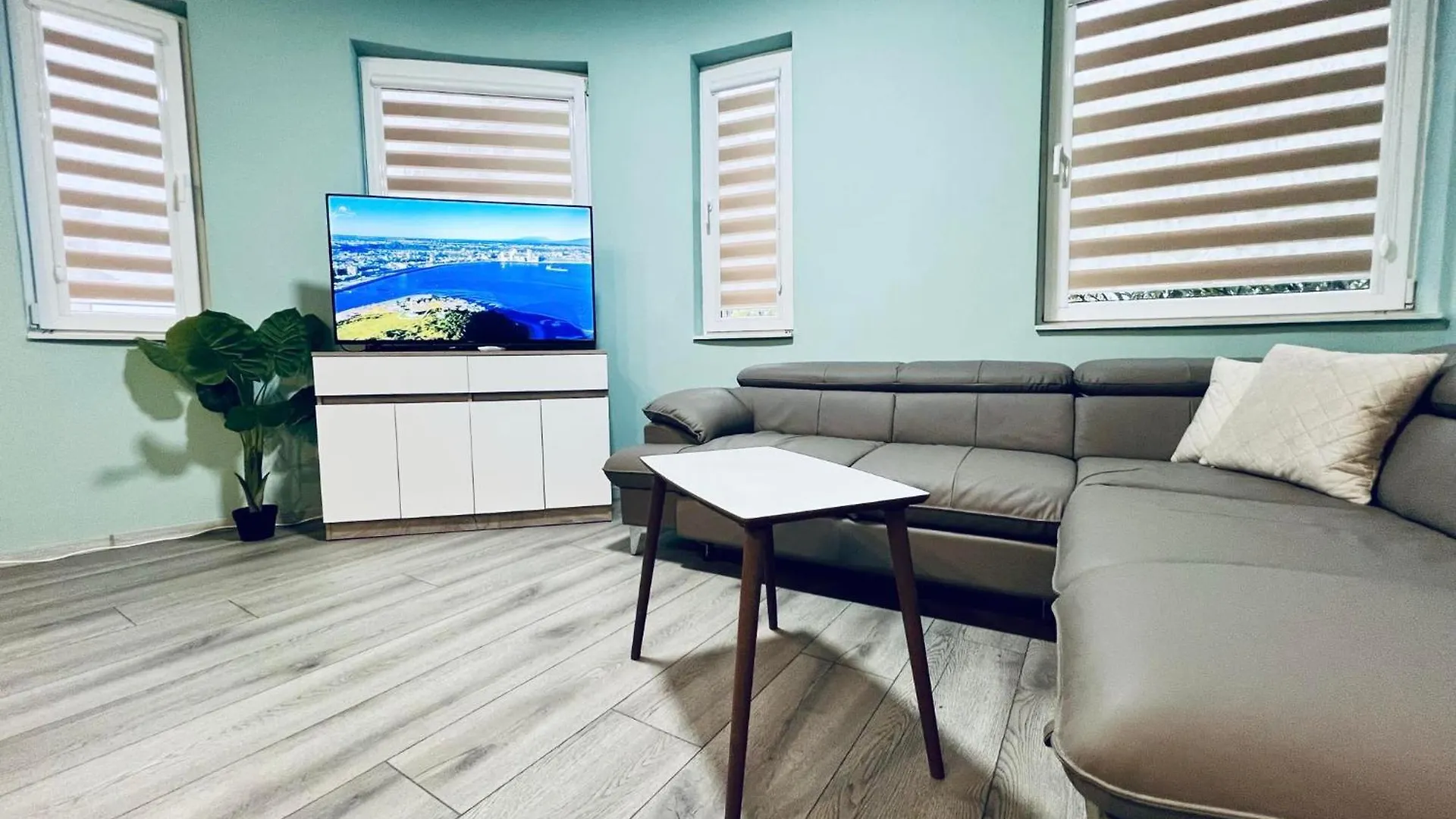 Nj Deluxe Rooms Varna 0*,